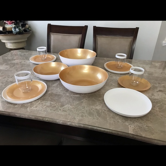 Tupperware Gold Chic Dining Set - Picture 6 of 8